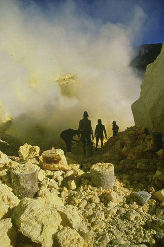 Photo of Kawah Ijen, Kalianyar, East Java, Indonesia by Badari Deshpande