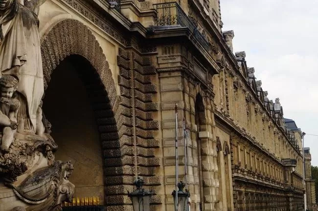 Photo of Big Bus, Avenue de l'Opéra, Paris, France by Chaitali Satish Kulkarni