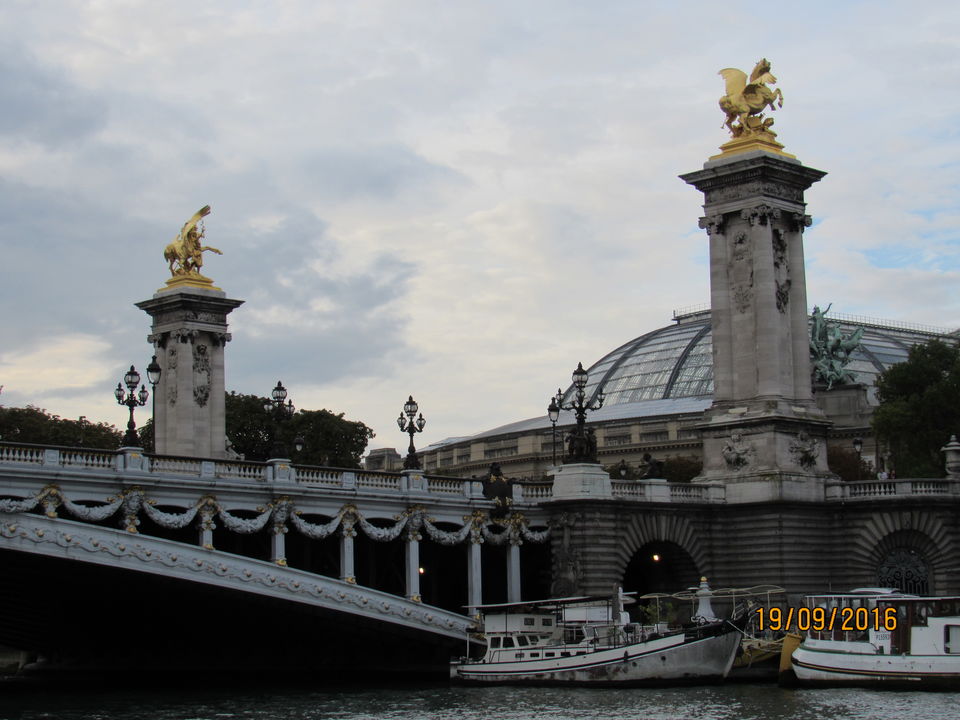 Photo of Bateaux Parisiens, Port de la Bourdonnais, Paris, France by Chaitali Satish Kulkarni