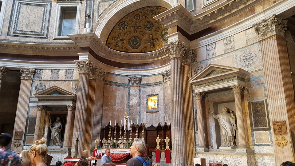 Photo of Pantheon, Piazza della Rotonda, Rome, Italy by Makarand Bidikar