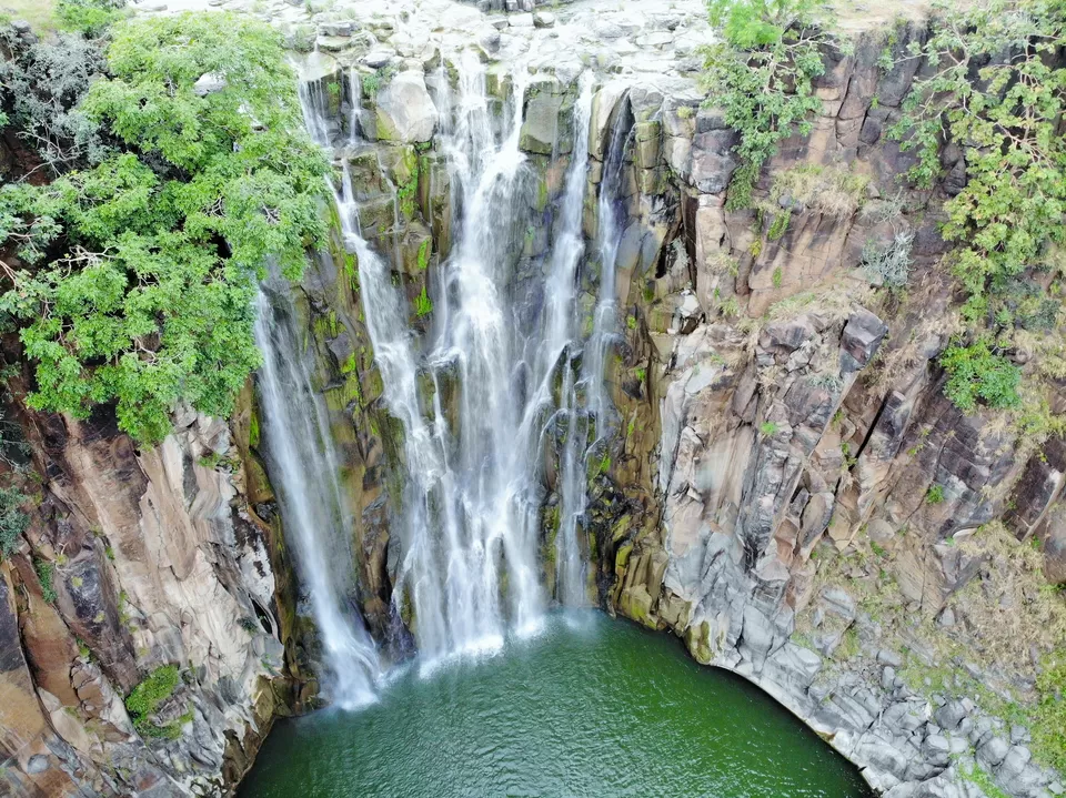 Photo of Patal Pani, Madhya Pradesh, India by Kapil Kumar