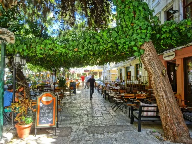 Photo of Athens, Kentrikos Tomeas Athinon, Greece by Drishti Naik