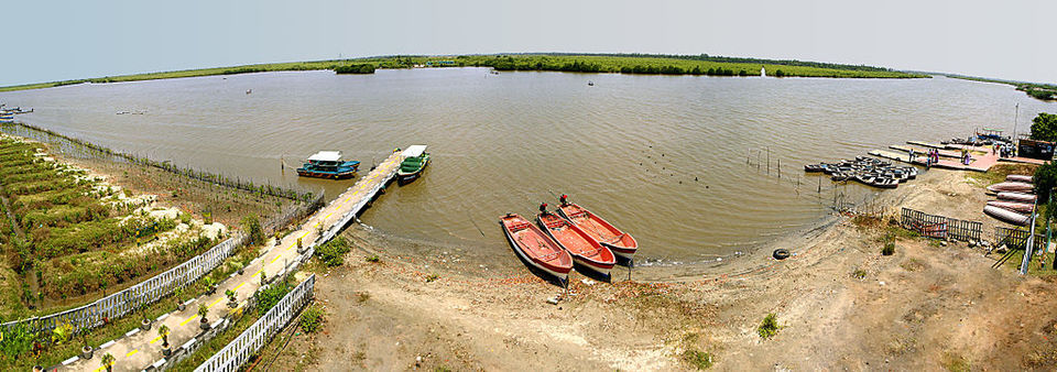 Photo of Secret Backpacking Trail - Ghost Towns, Mangroves, Dravidian Temples, Utopian City & Francolandia by Varun Suchday