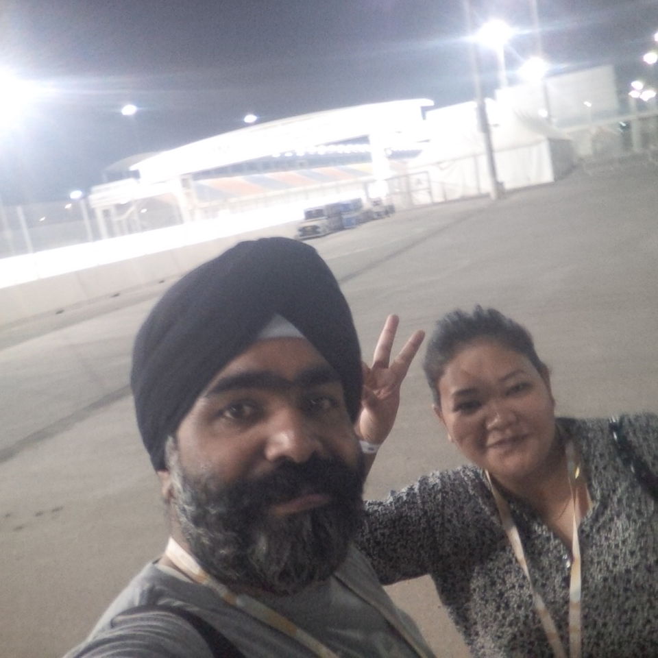 Photo of #SwipeRightToTravel Meeting a New Friend in a New Destination Qatar 6/16 by Charandeep Singh