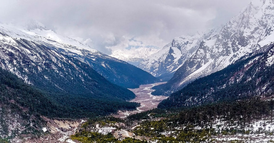 Photo of Zero Point Yumthang Valley, Sikkim, India by Priyanka & Sagar