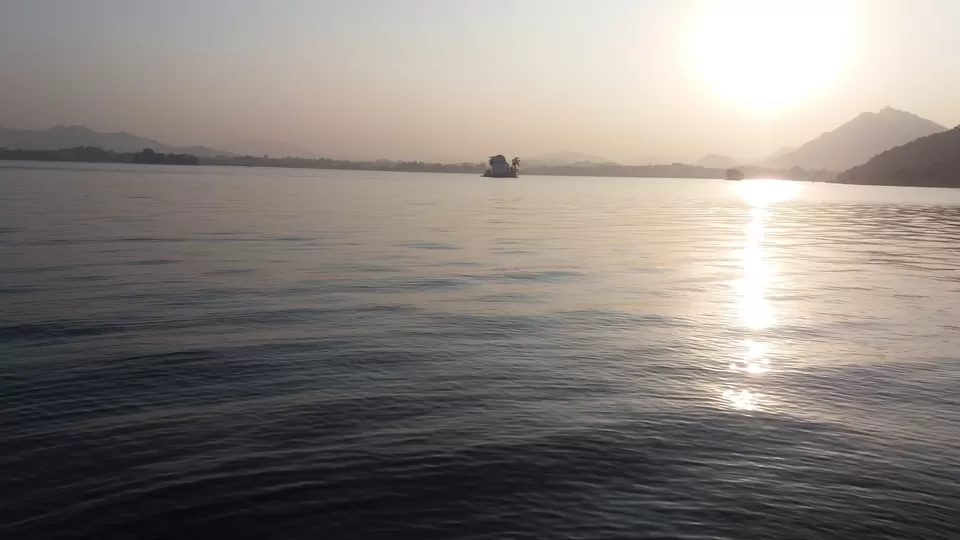 Photo of Lake Pichola, Pichola, Udaipur, Rajasthan, India by Sameer Wadhwani