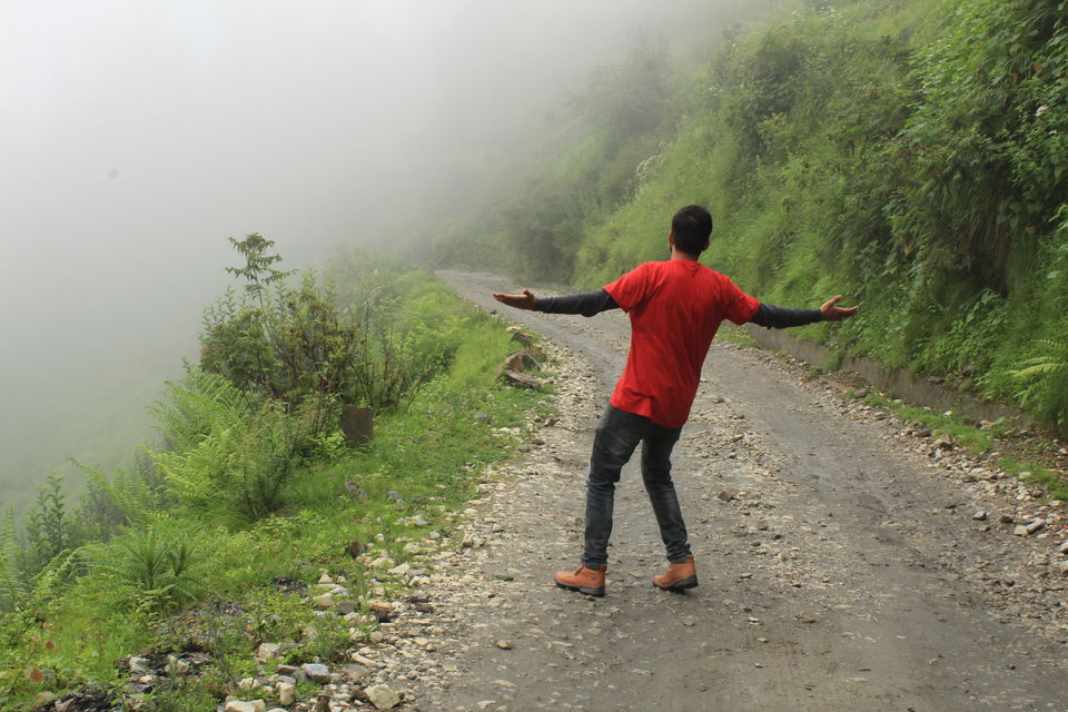 Photo of Pouring Heart out over misty Himachal by Sameer Wadhwani