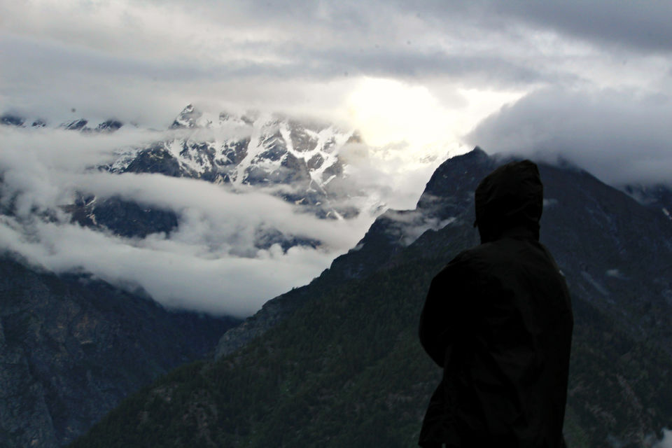 Photo of Pouring Heart out over misty Himachal by Sameer Wadhwani