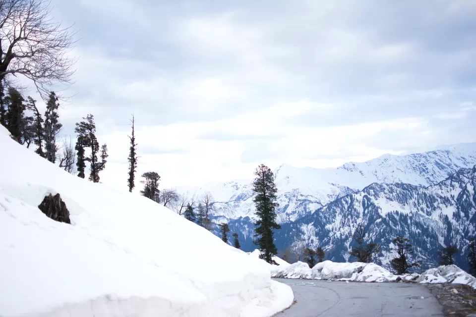 Photo of Gulaba Viewpoint, Kothi, Himachal Pradesh, India by Sameer Wadhwani