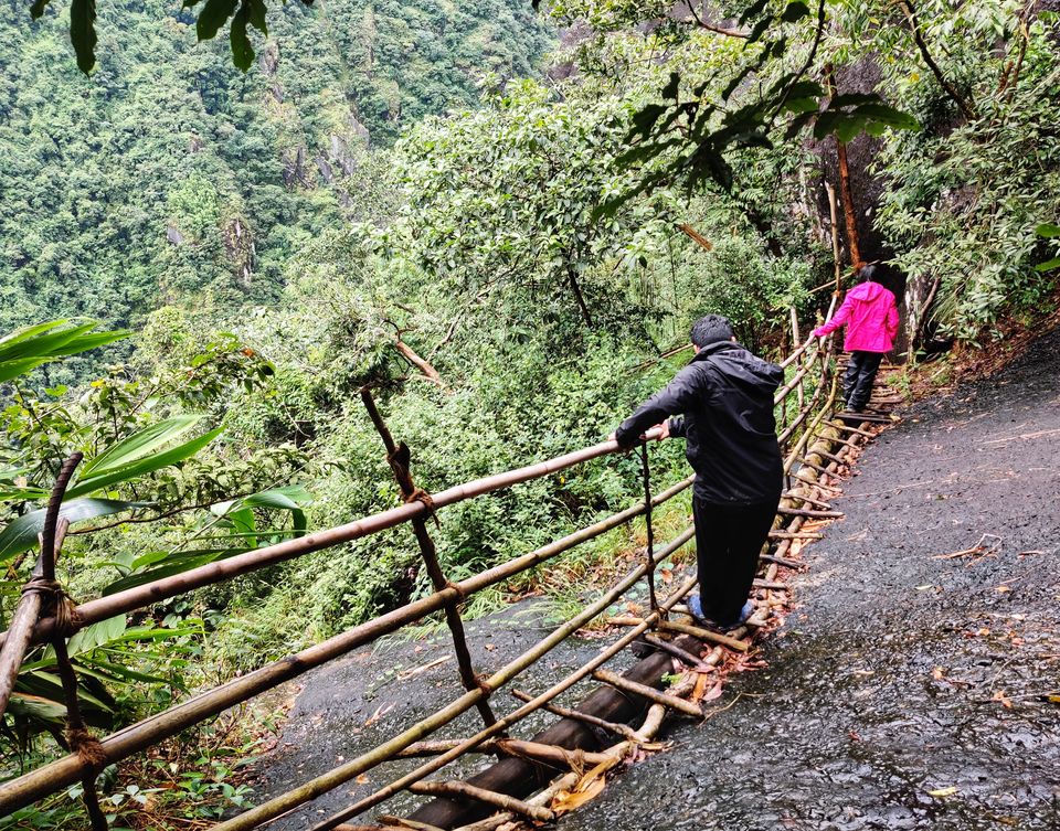 Photo of MAWRYNGKHANG - The SCARIEST trek of Meghalaya needs 'Nerves of Steel' to scale 'Bridge of Bamboos'! 6/20 by Sameer Wadhwani