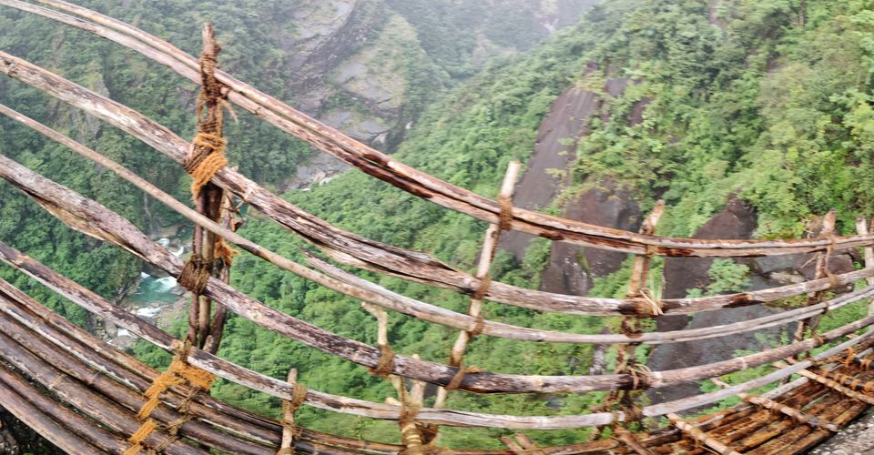 Photo of MAWRYNGKHANG - The SCARIEST trek of Meghalaya needs 'Nerves of Steel' to scale 'Bridge of Bamboos'! 15/20 by Sameer Wadhwani