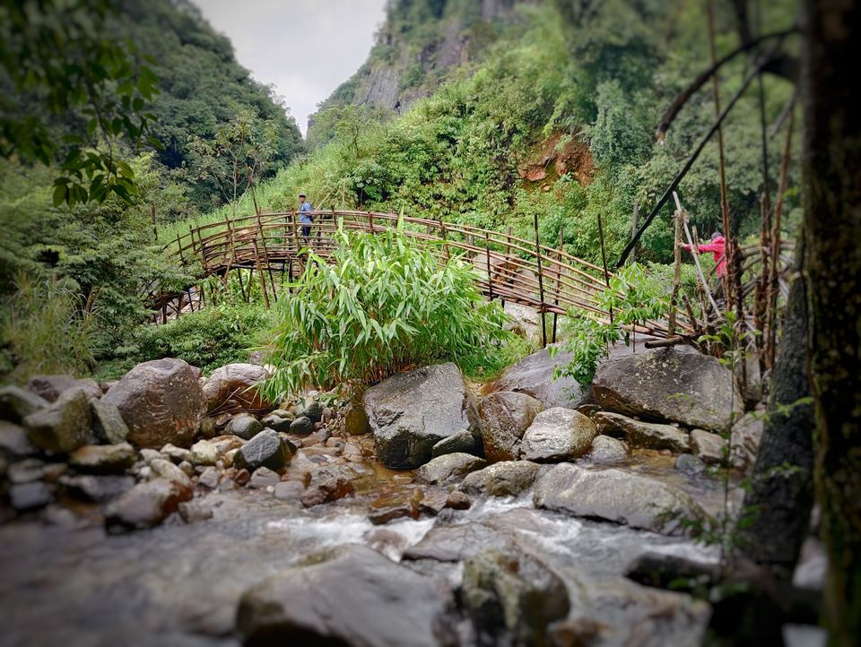 Photo of MAWRYNGKHANG - The SCARIEST trek of Meghalaya needs 'Nerves of Steel' to scale 'Bridge of Bamboos'! 3/20 by Sameer Wadhwani