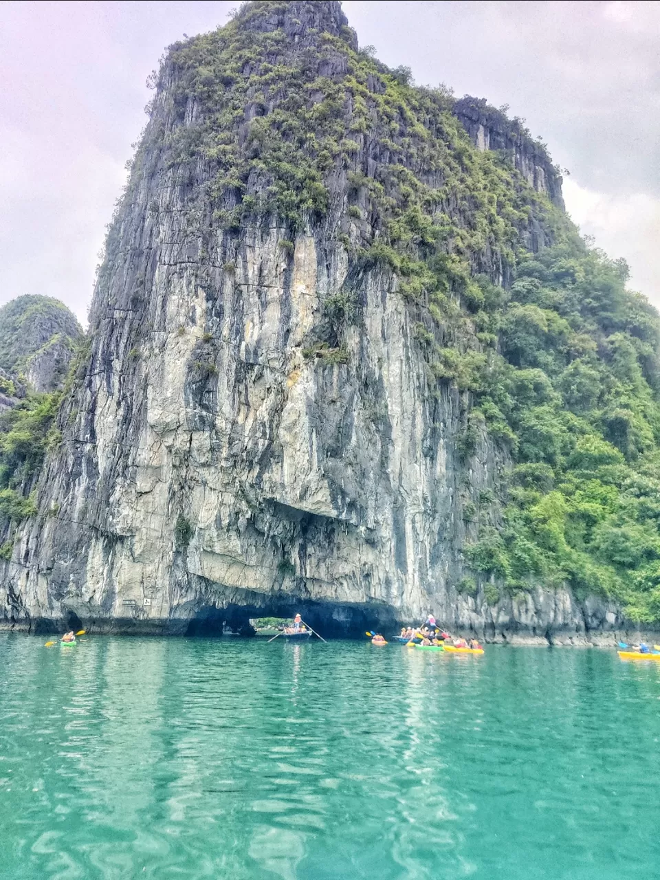Photo of Halong Bay, Thành phố Hạ Long, Quảng Ninh, Vietnam by Kinjal Gala