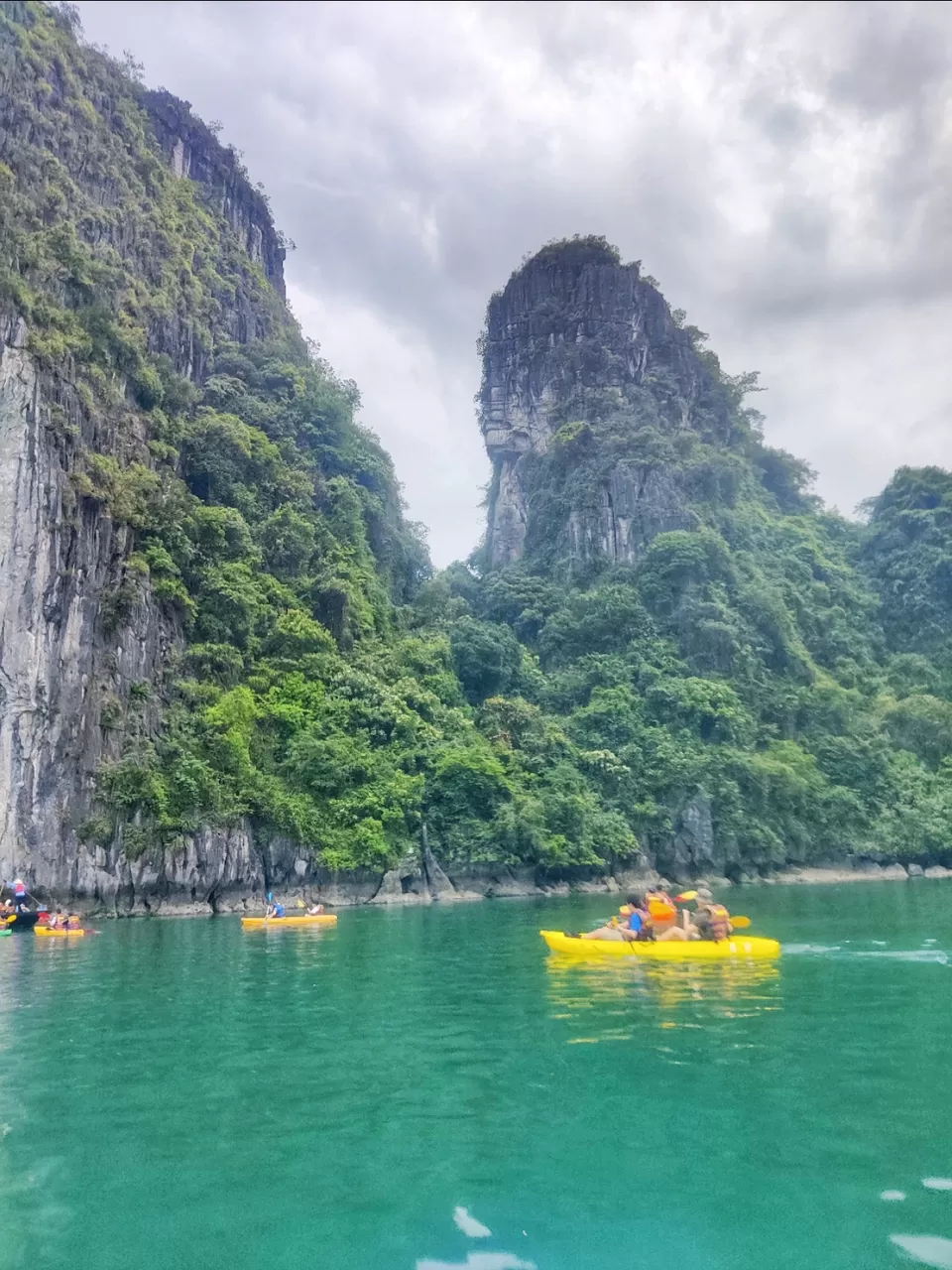 Photo of Halong Bay, Thành phố Hạ Long, Quảng Ninh, Vietnam by Kinjal Gala