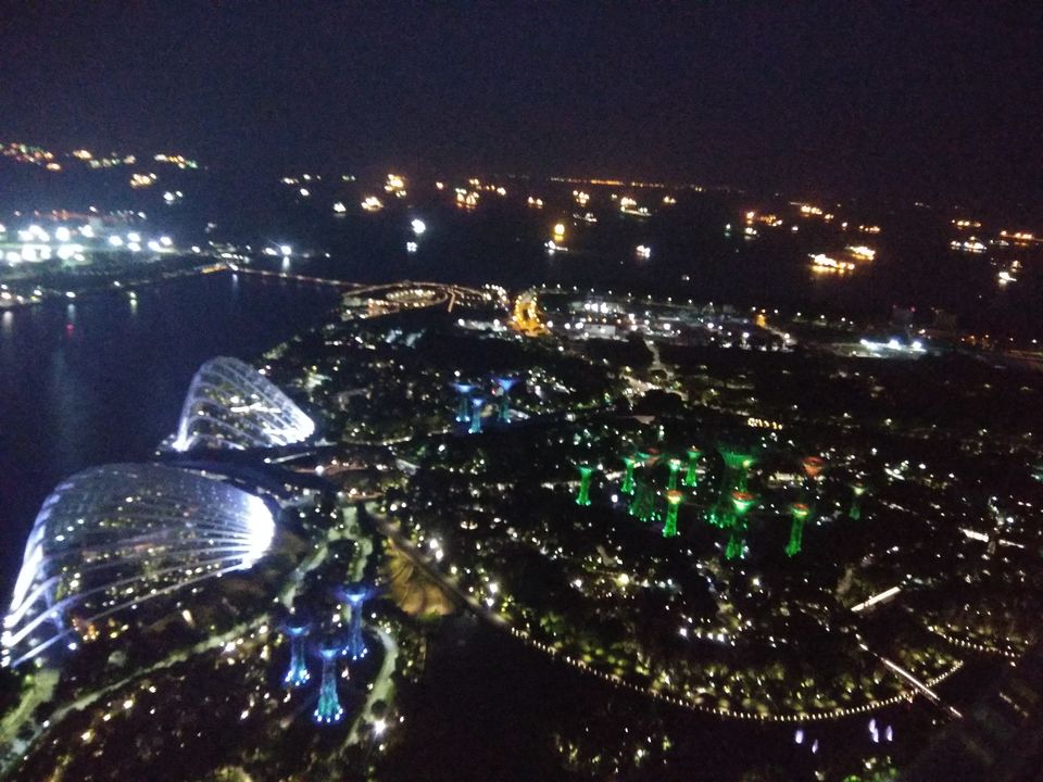 Photo of Bayfront Avenue, Marina Bay Sands Singapore, Singapore by Manasa Kunala
