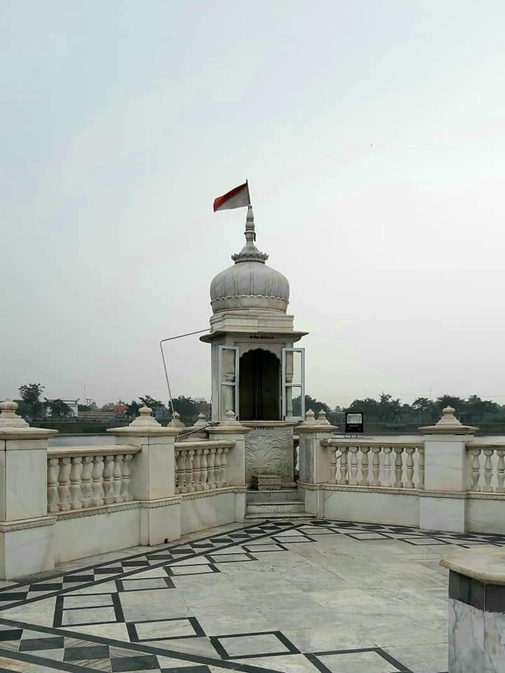 Photo of Pawapuri Jal Mandir Road by Dharmveer