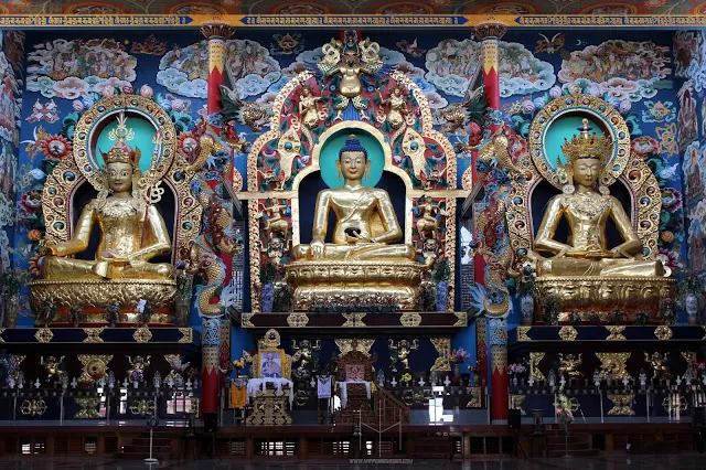 Photo of Namdroling Monastery Golden Temple, Bylakuppe, Karnataka, India by Priyanka RP