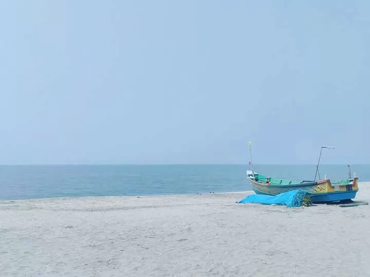 Photo of Alappuzha Beach, Kerala by Amol Sonawane