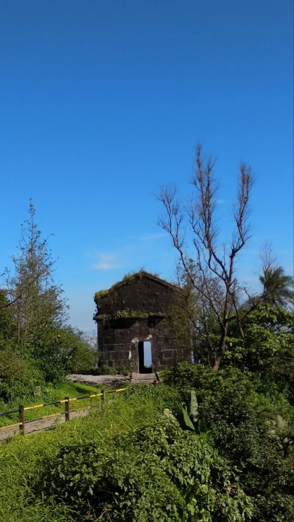 Photo of Sinhagad Fort, Thoptewadi, Maharashtra, India by Mahesh Maddala