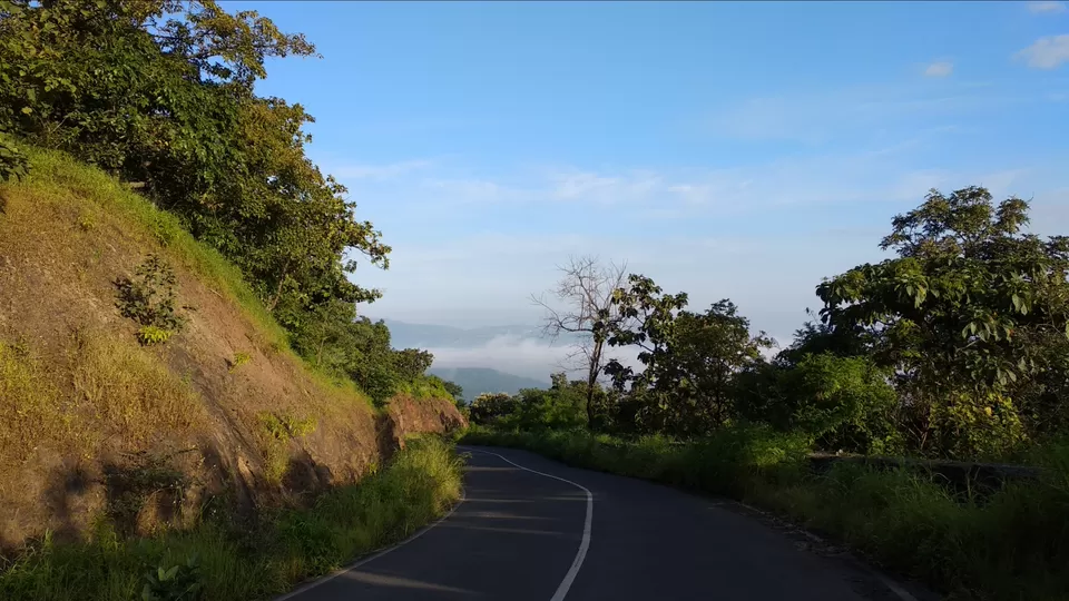 Photo of Sinhagad Fort, Thoptewadi, Maharashtra, India by Mahesh Maddala