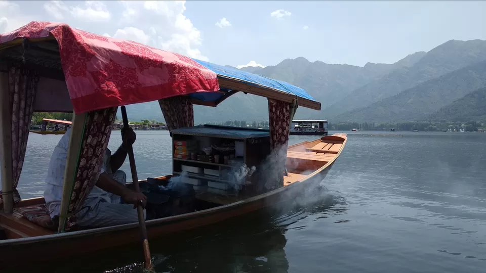 Photo of Dal Lake, Srinagar by Mahesh Maddala