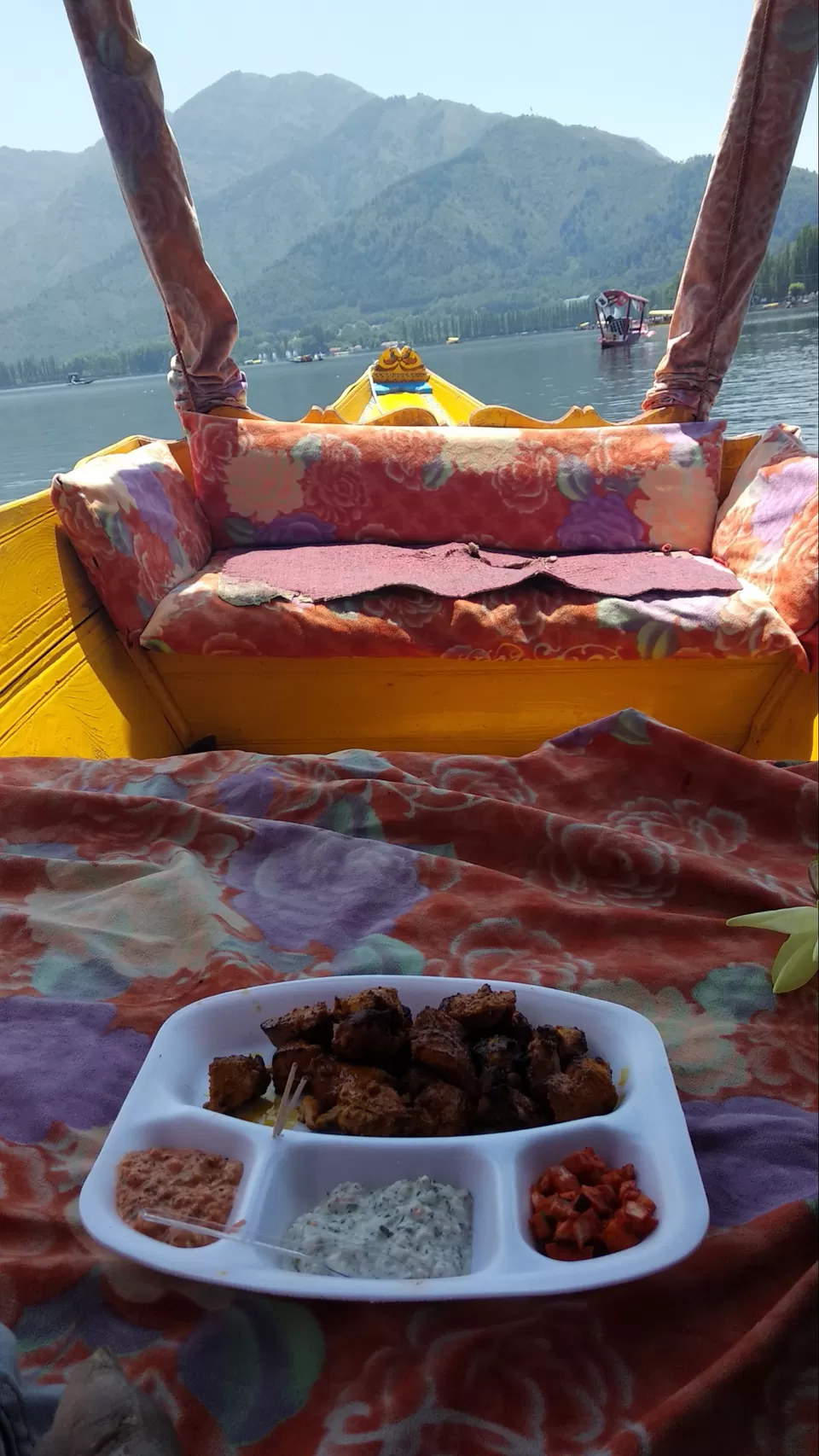 Photo of Dal Lake, Srinagar by Mahesh Maddala