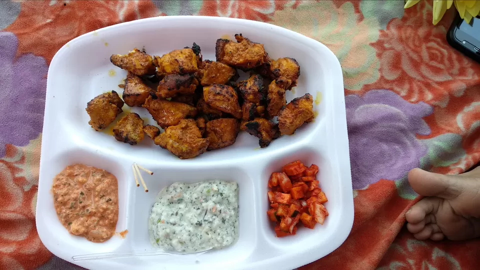 Photo of Dal Lake, Srinagar by Mahesh Maddala