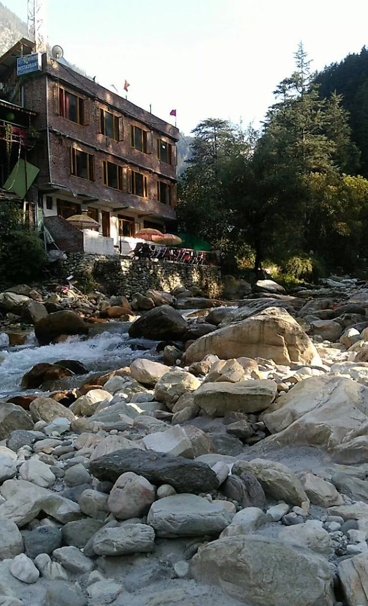 Photo of Chalal Trek Trail, Kullu, Himachal Pradesh, India by Mahesh Maddala