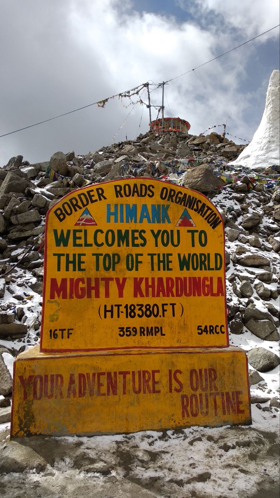 Photo of MIGHTY Khardung La by Mahesh Maddala