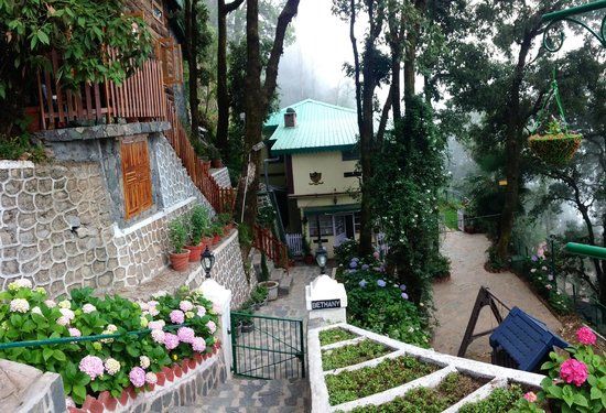 Photo of Landour – A Beautiful Offbeat Hill Station 1/12 by himadrisingh7