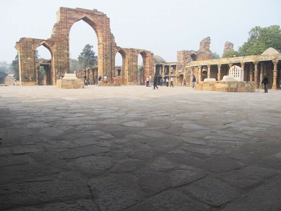 Photo of Delhi with my Daughter by rituparna saha