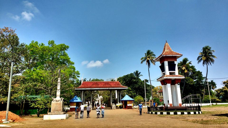 Photo of Sri Maha Bodhi Mawatha, Anuradhapura, Sri Lanka by Born.Nomadic