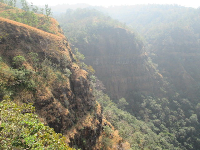 Photo of You don't need to spend a lot of money to see good places - Chikhaldara by Saket Sonekar