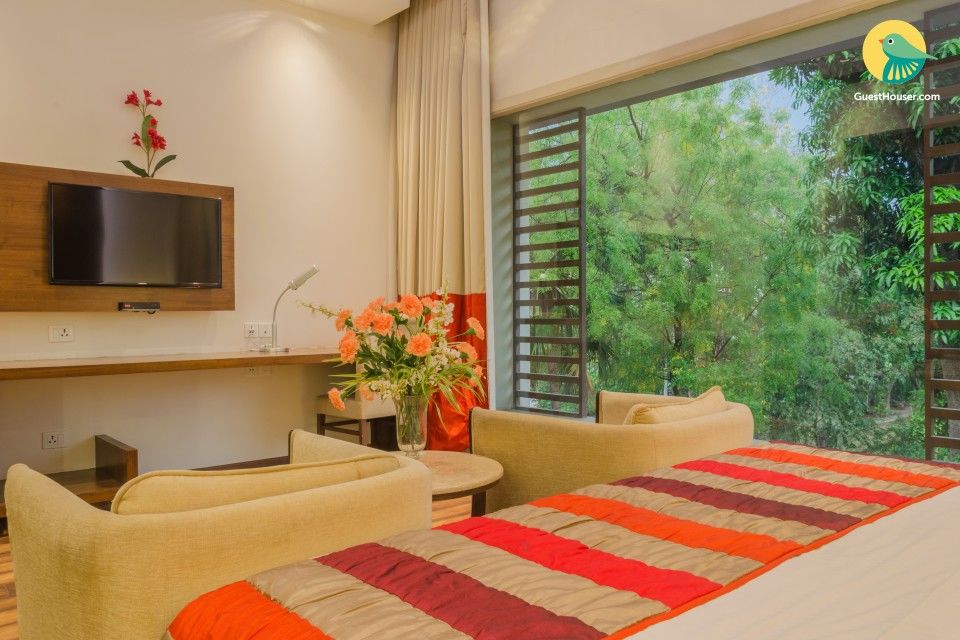 Photo of Too Busy To Head Out For the Weekend? 'Netflix And Chill' At These 9 Uber-Cool Holiday Homes by Shipra Shekhar