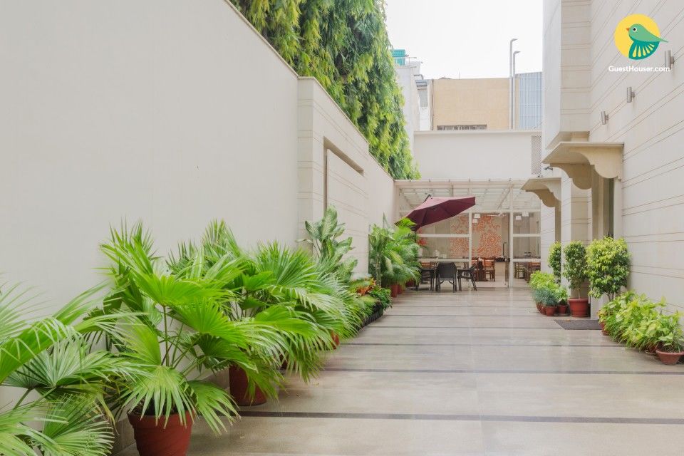 Photo of Too Busy To Head Out For the Weekend? 'Netflix And Chill' At These 9 Uber-Cool Holiday Homes by Shipra Shekhar