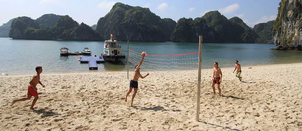 Photo of Forget Full Moon Parties, Get Aboard A Booze-Cruise & Explore The Secret Party Gem Of Southeast Asia by Shipra Shekhar