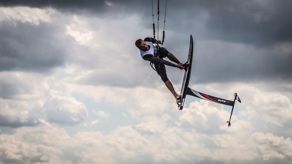 Photo of Catch The Wind And Fly With It At This Ultimate Kitesurfing Hotspot In India by Shipra Shekhar
