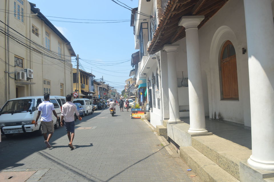 Photo of Visiting the neighbours in Sri Lanka 3/6 by Nero