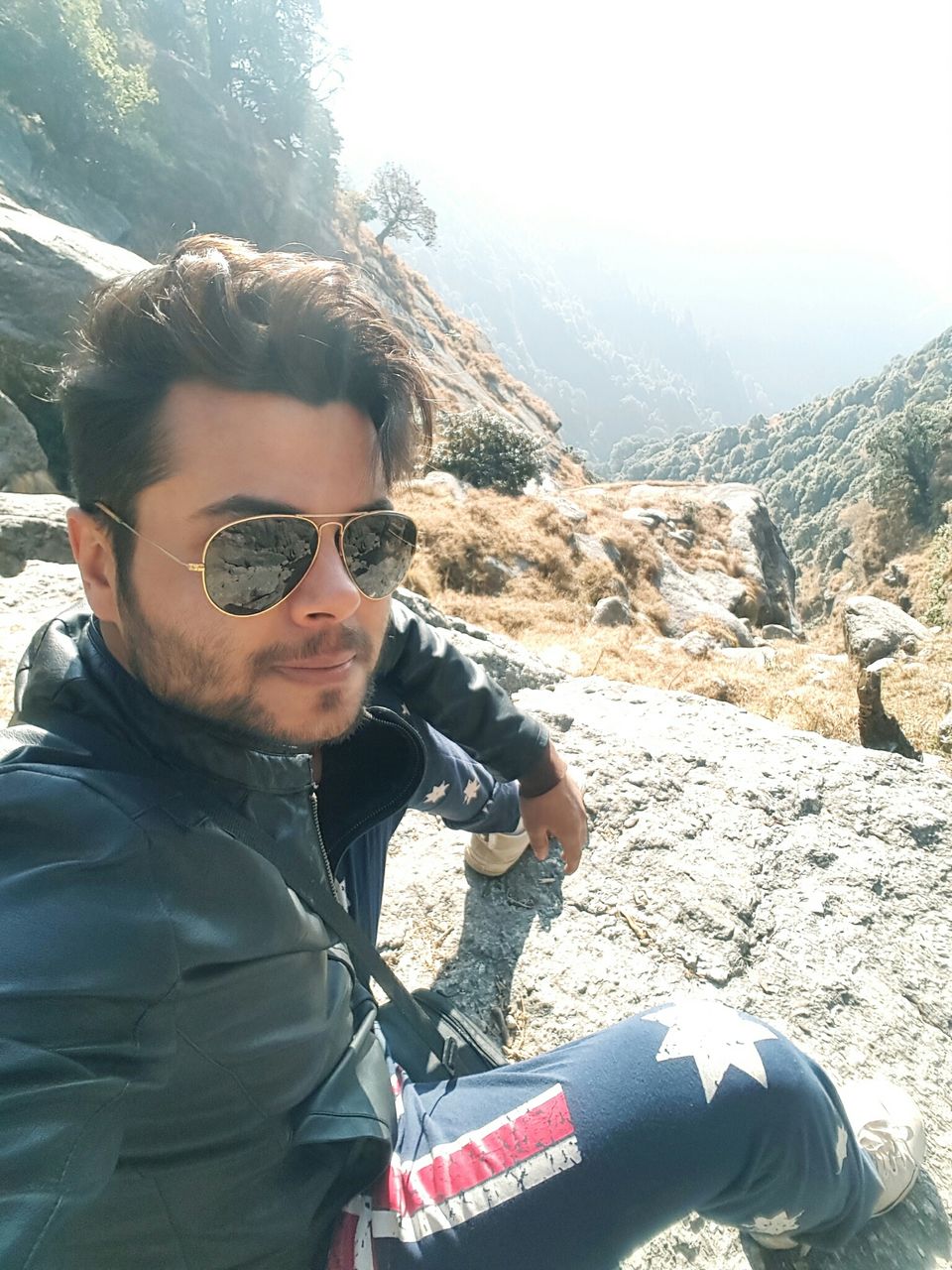 Photo of Triund Hill Trail from Bhagsunag Waterfall, Kangra, India by Sahil Manku