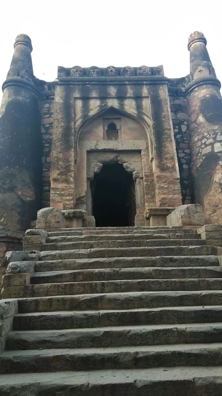 Photo of Khirki Masjid, New Delhi, Delhi, India by Rashi Gupta