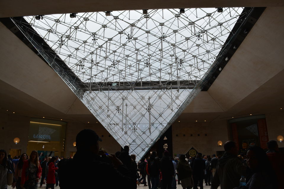 Photo of Paris, the city of romance and glitz. 30/31 by Sapna Venugopal