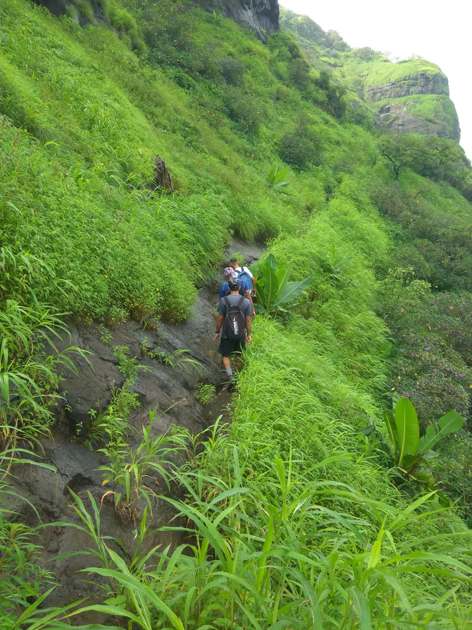 Photo of Pratee Girnar Temple, Maldunge, Maharashtra, India by suraj j