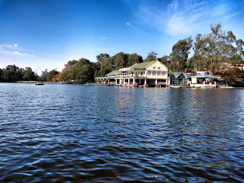 Photo of Kodaikanal Lake, Kodaikanal, Tamil Nadu, India by Vaibhav Kashyap