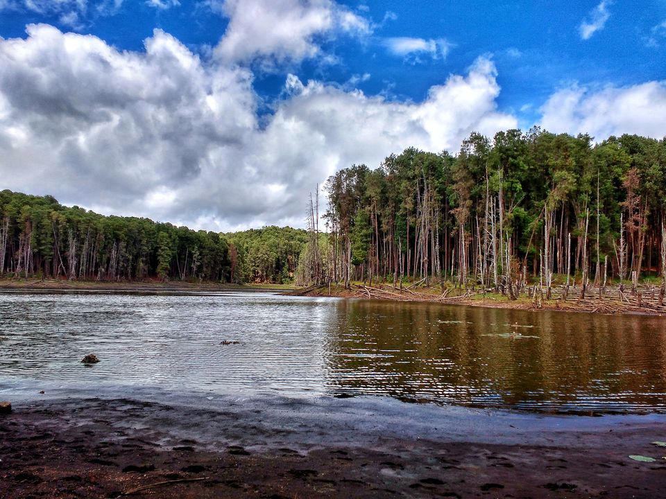 Photo of Mannavanur Lake, Mannavanur, Tamil Nadu, India by Vaibhav Kashyap