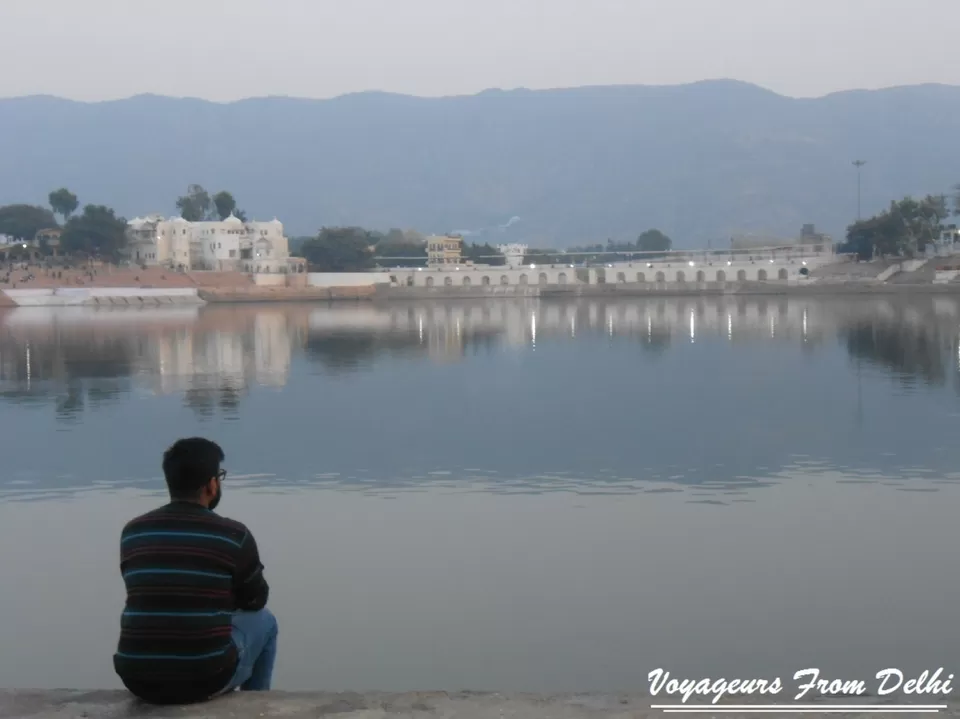 Photo of Pushkar Lake, Pushkar, Rajasthan, India by Nikhil Talwar
