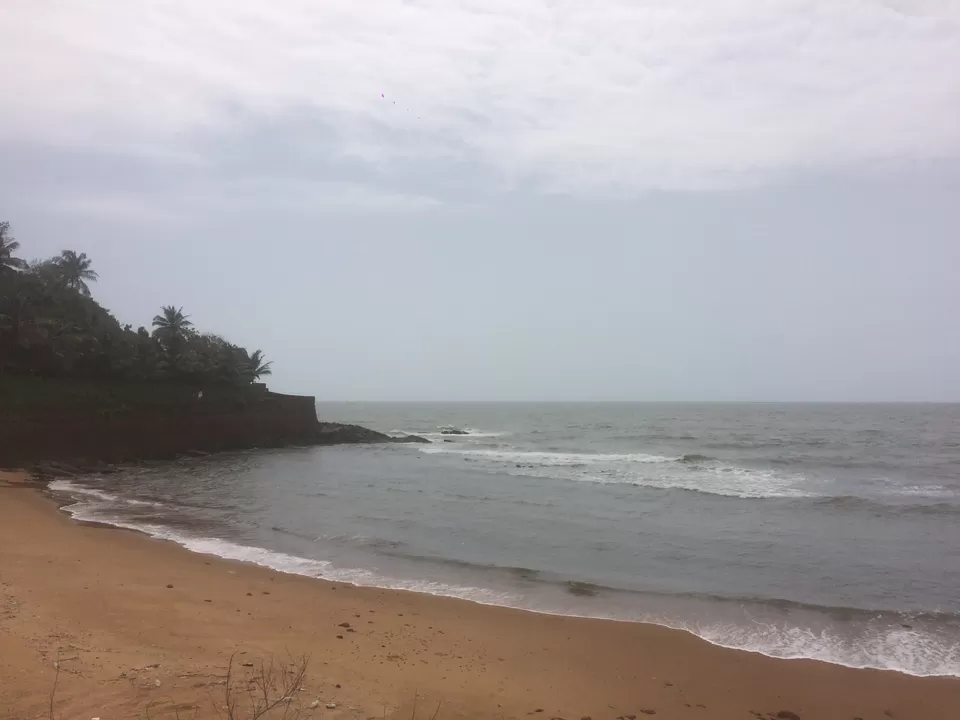 Photo of Sinquerim Beach, Candolim, Goa, India by Nikhil Talwar