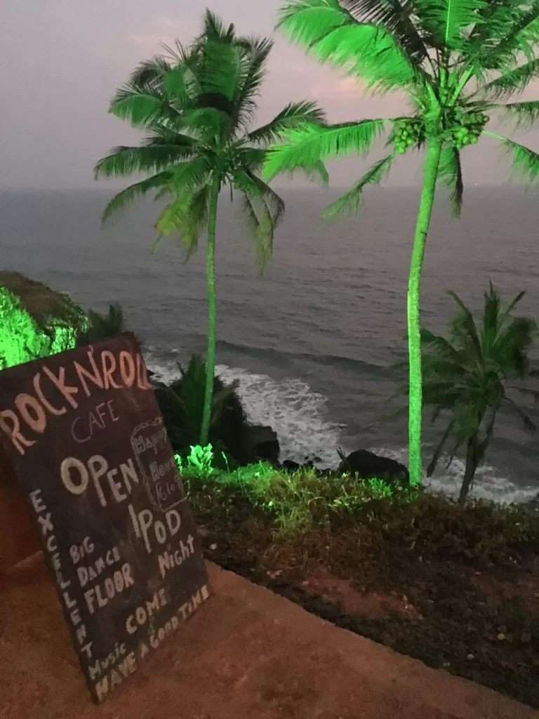 Photo of Varkala Beachside Cliff, Varkala, Kerala, India by Swetha Mylavarapu