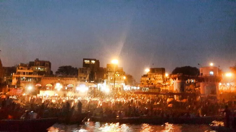 Photo of Dashashwamegh ghat, Uttar Pradesh, India by Nikhil Poddar