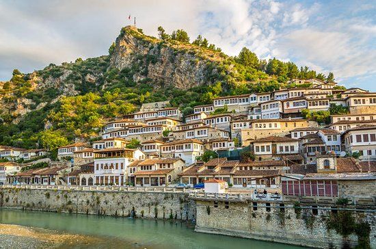 Photo of 10 Countries across 3 Continents and 1 visa to bind them all! 2/10 by Divya Iyer