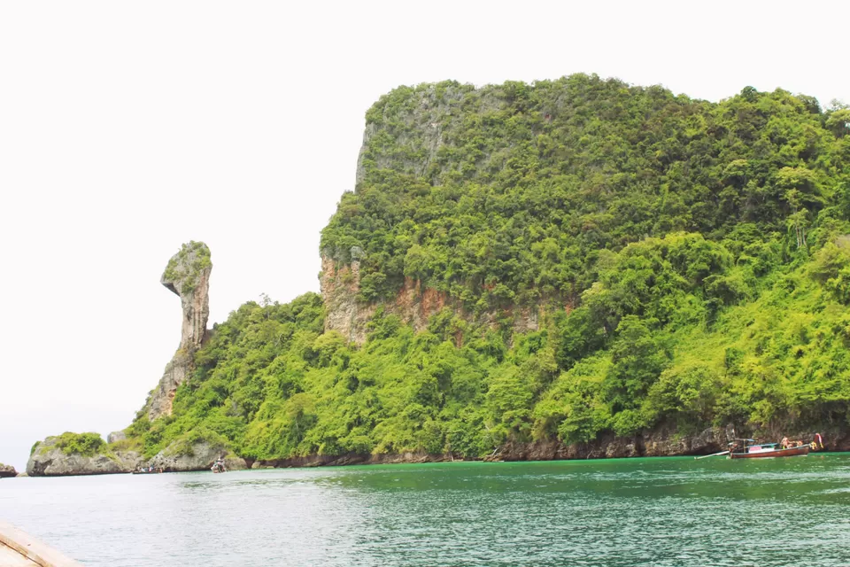 Photo of Krabi Thailand by Vinoth Kumar